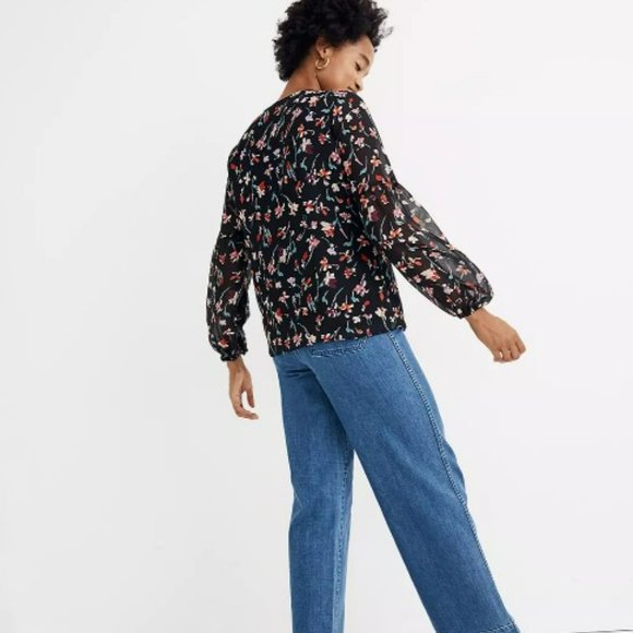 Madewell V-Neck Top in Drifting Flowers - Picture 3 of 9